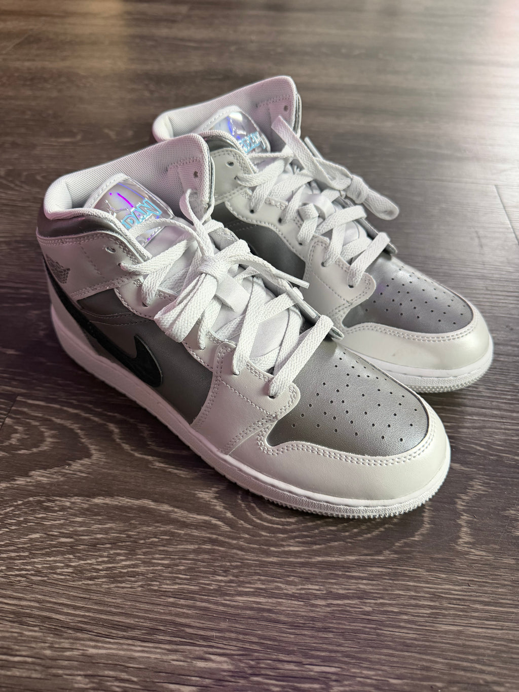 Jordan 1 MID SE (GS)
