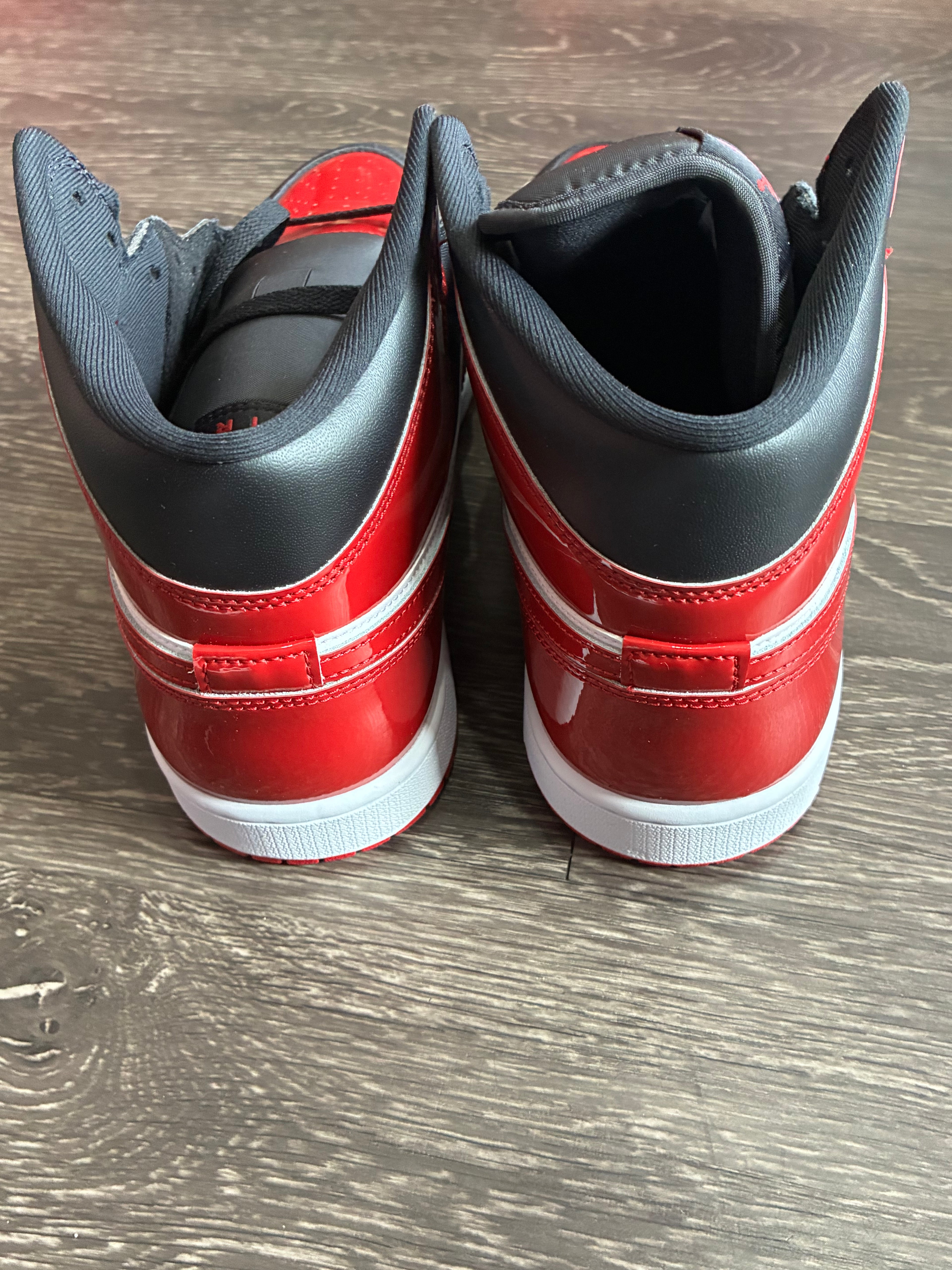 Jordan 1 Mid SE