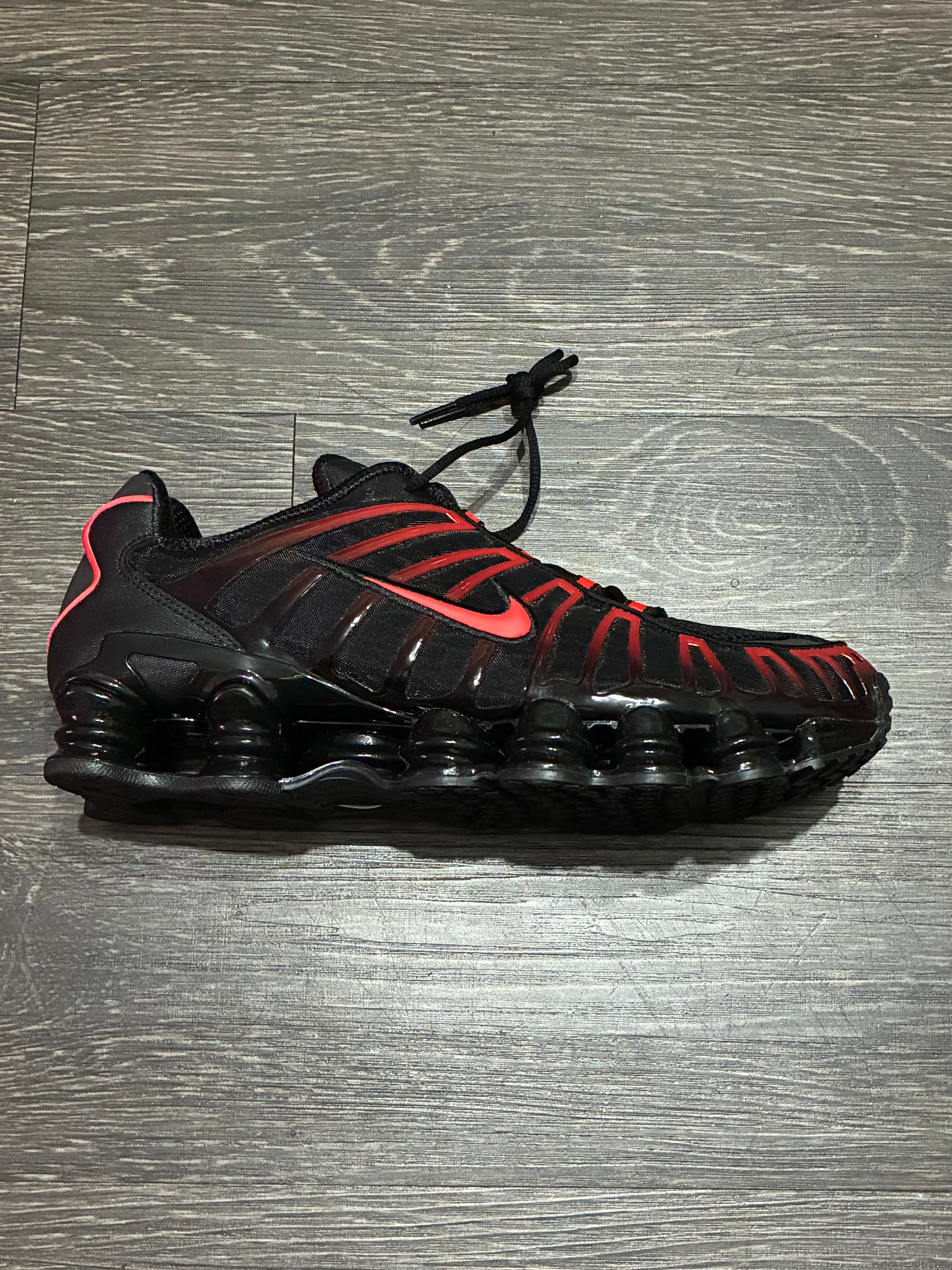 NIKE SHOX TL (Black Light Crimson)